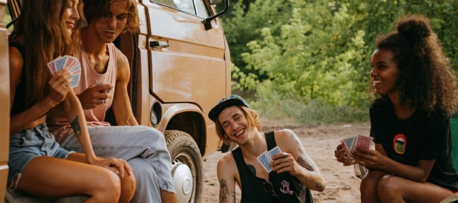 Imagem do post Jogos para beber com os amigos: 9 ideias para animar sua noite